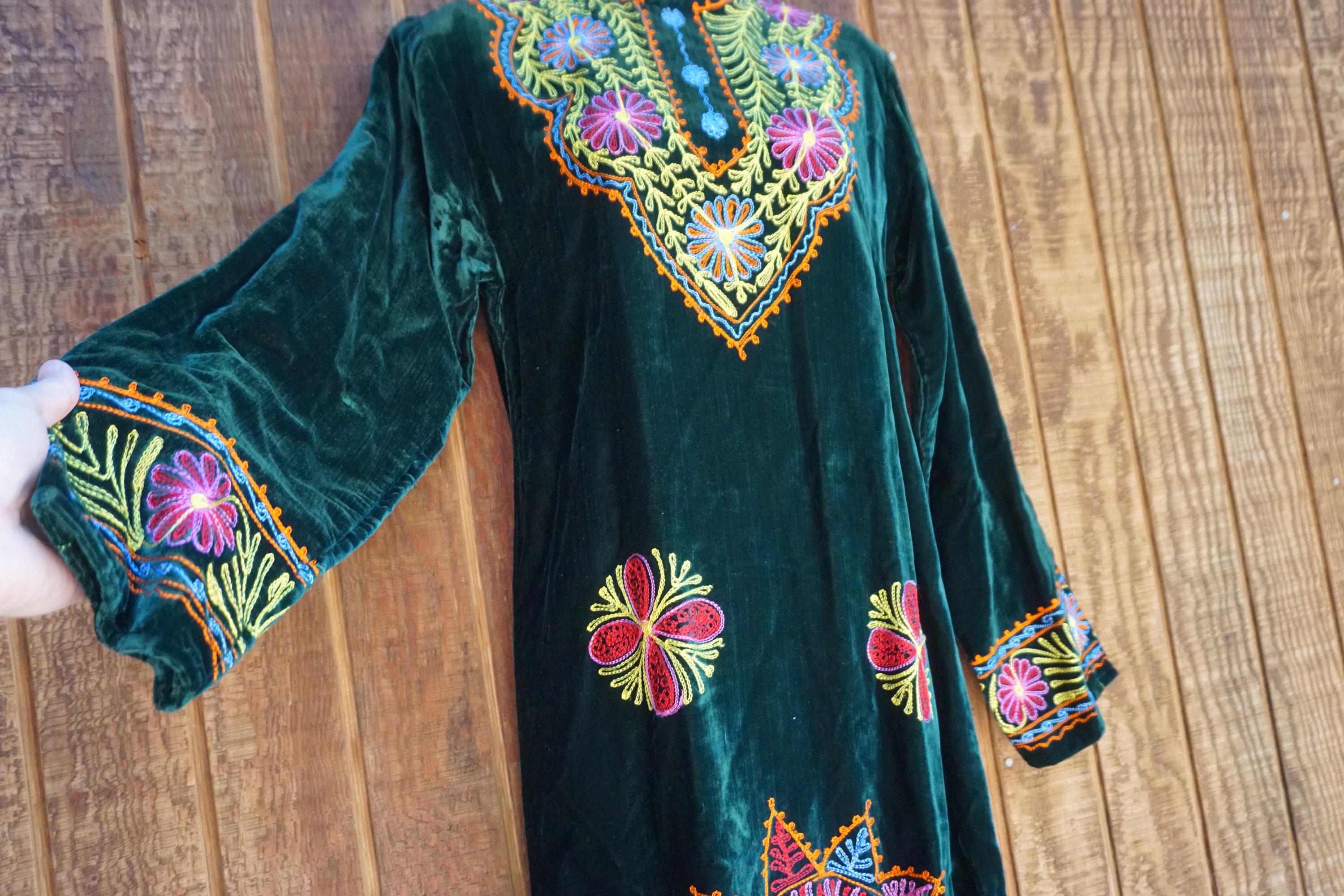 Embroidered Dress long hippie boho bohemian size large 70s dress green loose fit velvet colorful embroidery