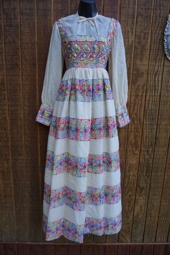 Vintage embroidered prairie dress floral embroide… - image 3