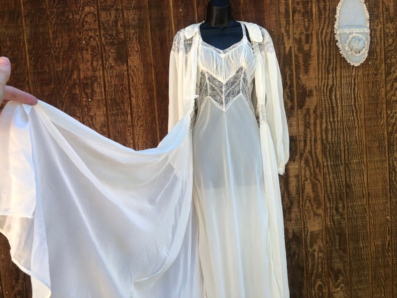1940s Peignoir set Vintage white long nightgown L… - image 1