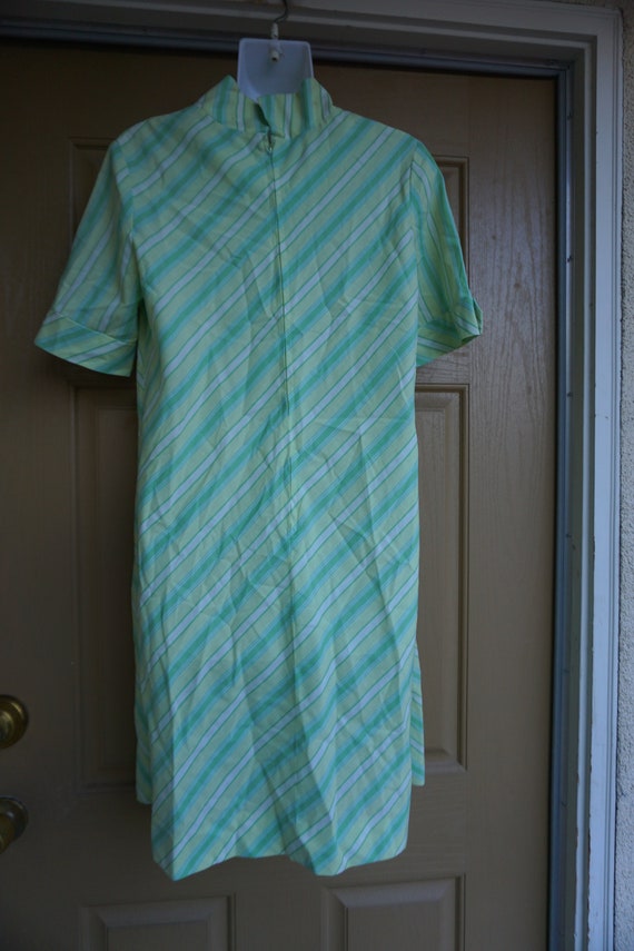 Stiped pastel green vintage 1960s or 70s dress es… - image 4