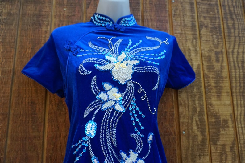 XL Asian inspired dress size XL extra large blue velvet cheongsam dress with white sequins image 3