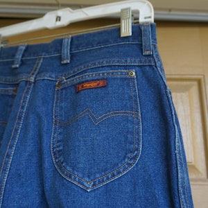 Wrangler made in USA Vintage High rise waist Waisted Blue Wrangler Jeans Size 14 70s 1970s retro dark denim