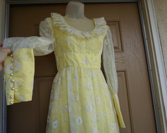 Vintage floral prairie dress maxi dress size small 70s 1970s