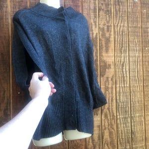 French Connection knit sleeveless sweater size M Medium 20% ANGORA