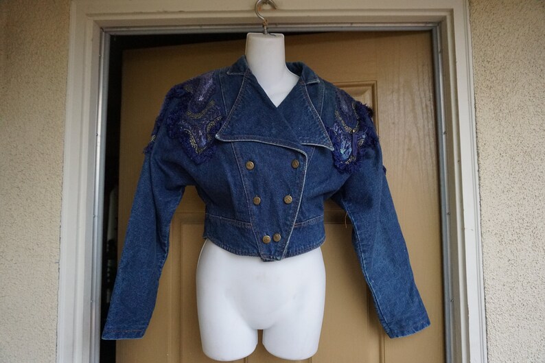 Vintage 80s 90s cropped blue denim jean jacket size medium by Johnnie Five women/'s shoulder pads zipper back