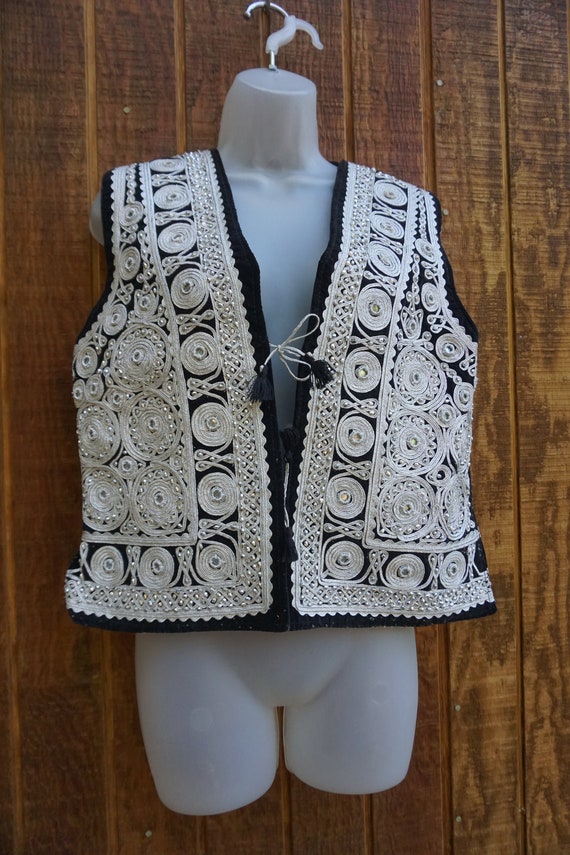 Heavy Embroidered Vintage size Large vest shirt e… - image 4