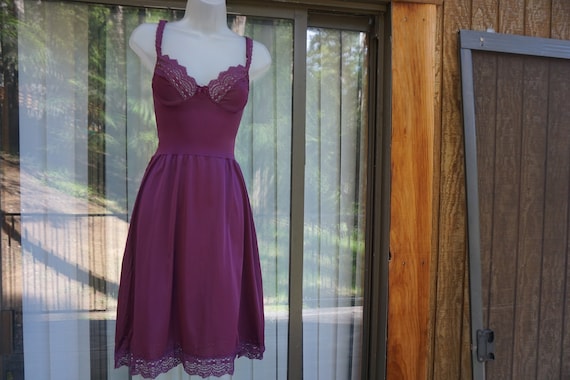 OLGA Vintage slip nightgown 36B romantic lace Olga