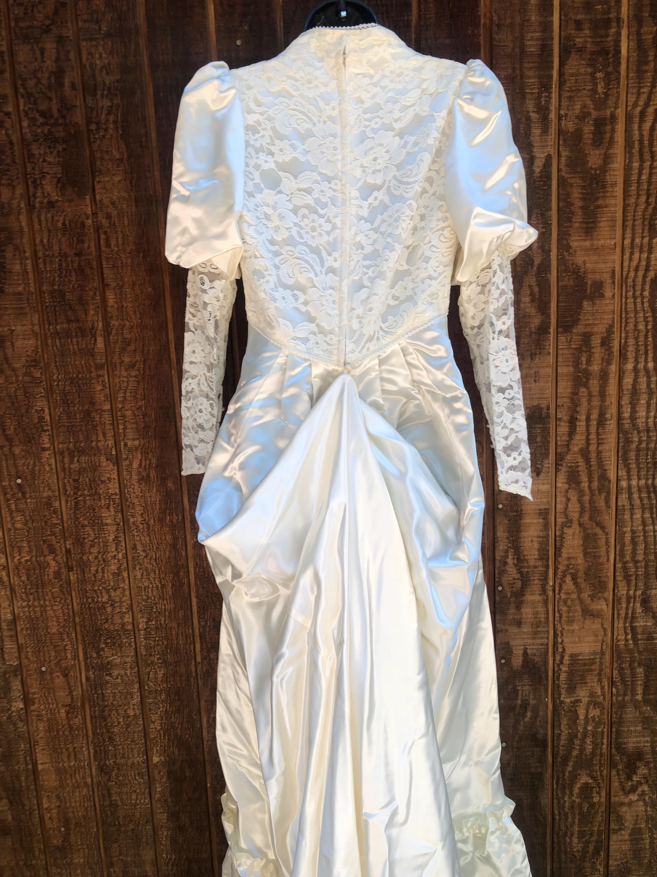 Gunne Sax Romantic Renaissance Bridal Collection Wedding Gown Size 11 Gunne Sax Romantic Renaissance Bridal Collection Wedding Gown Size 11