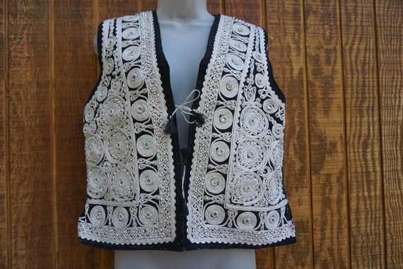 Heavy Embroidered Vintage size Large vest shirt e… - image 3