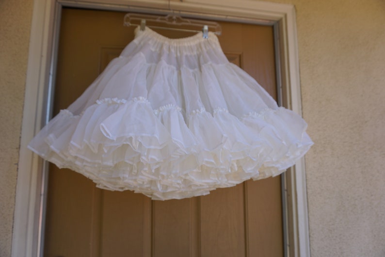 large square dance Halloween costume tutu skirt Bettys Original Vintage 80s off white full petticoat Medium