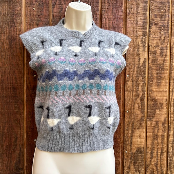100% wool Susan Bristol vest sweater small medium geese