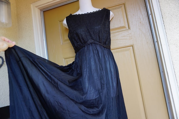 Vintage solid black maxi medium romantic lace 60'… - image 1