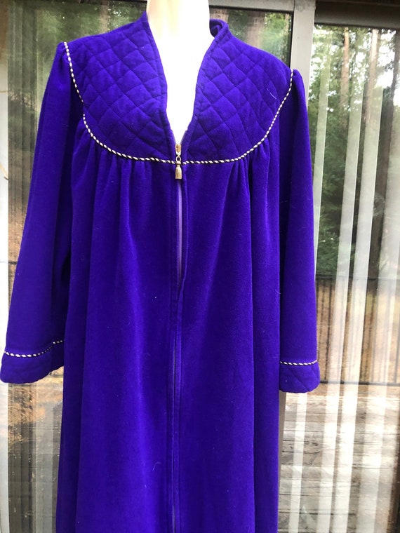 Vanity Fair Vintage size XL long warm nightgown em