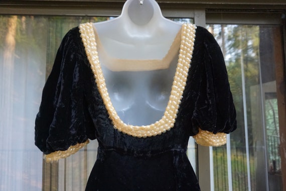 Vintage 1930s long black velvet dress size XS - image 4