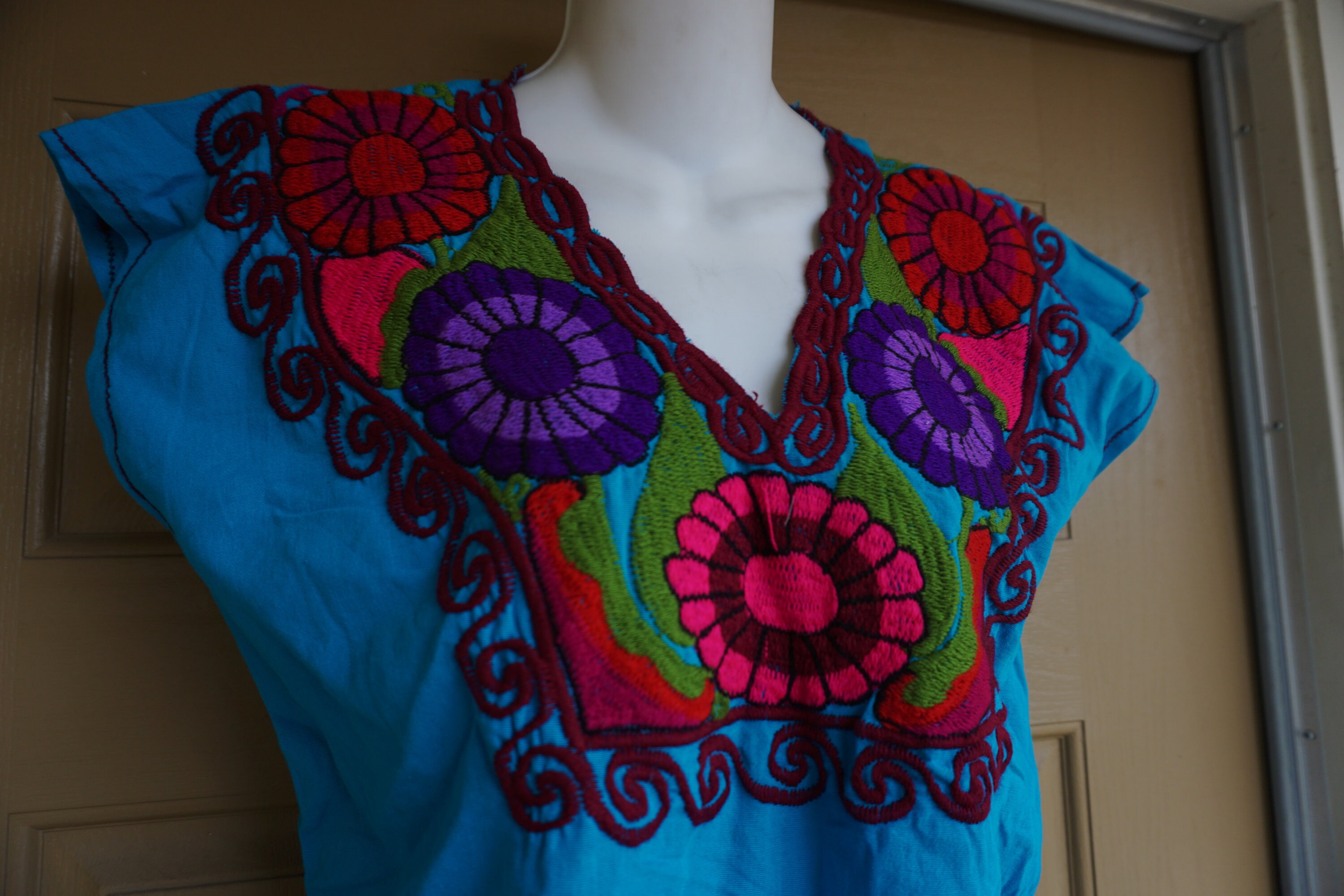 Peasant Hippie Boho Mexican Oaxacan Embroidered Floral blue Festival Mexico Small Medium Tent Blouse Shirt Extra Large 70s Ethnic Tradional