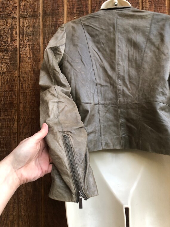 Thin leather jacket size small open front green - image 6