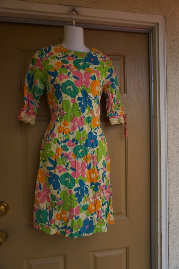 Vintage 1950s floral wiggle shift dress mid centu… - image 2