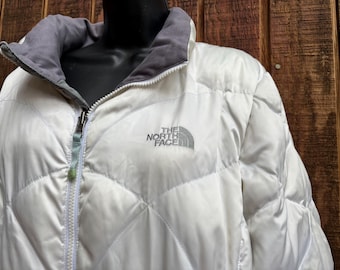 The North Face polyester filled white jacket coat womens size XL extra large 1980s white insulated ski wear