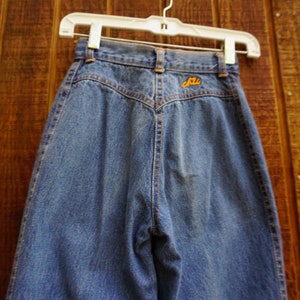 CHIC jeans acid wash jeans / high waisted jeans stone washed MOM high rise