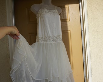 Vintage white sexy nightgown size M Medium romantic sheer