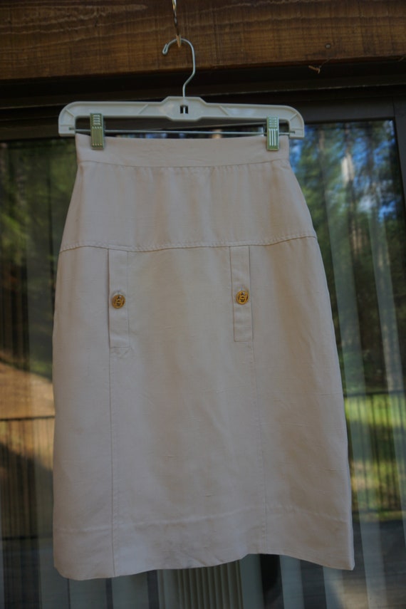 CHANEL BOUTIQUE beige skirt designer small - image 2