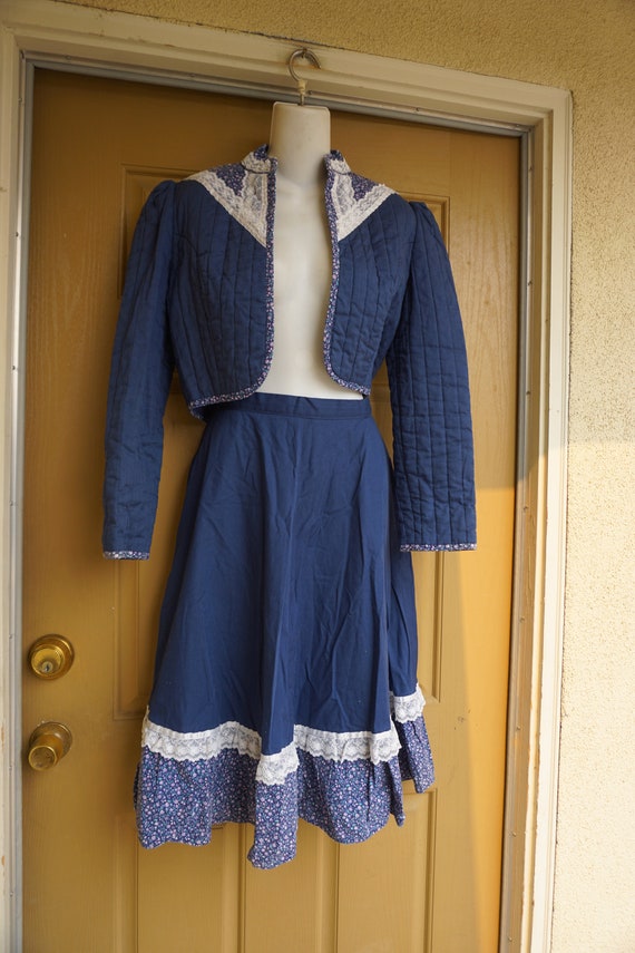 HAND MADE Vintage blue floral quilt Gunne Sax sty… - image 3