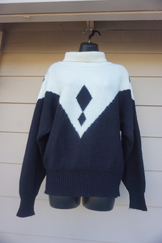 knit sweater size medium - image 3