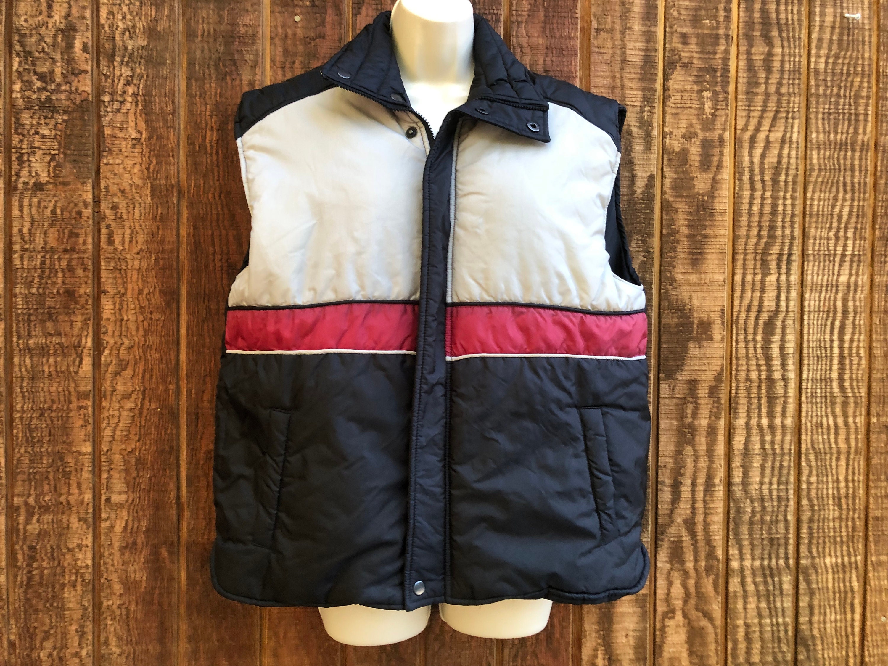 Size Medium Vintage Puffer Vest Jacket Medium by Justin Swagger 