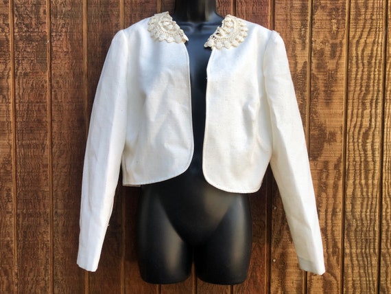 Off white 1970s open front bolero with lace colla… - image 1