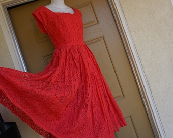 1950s lace dress mid century with back metal zipper modern M Medium - see measurements textured crinkled lace vintage