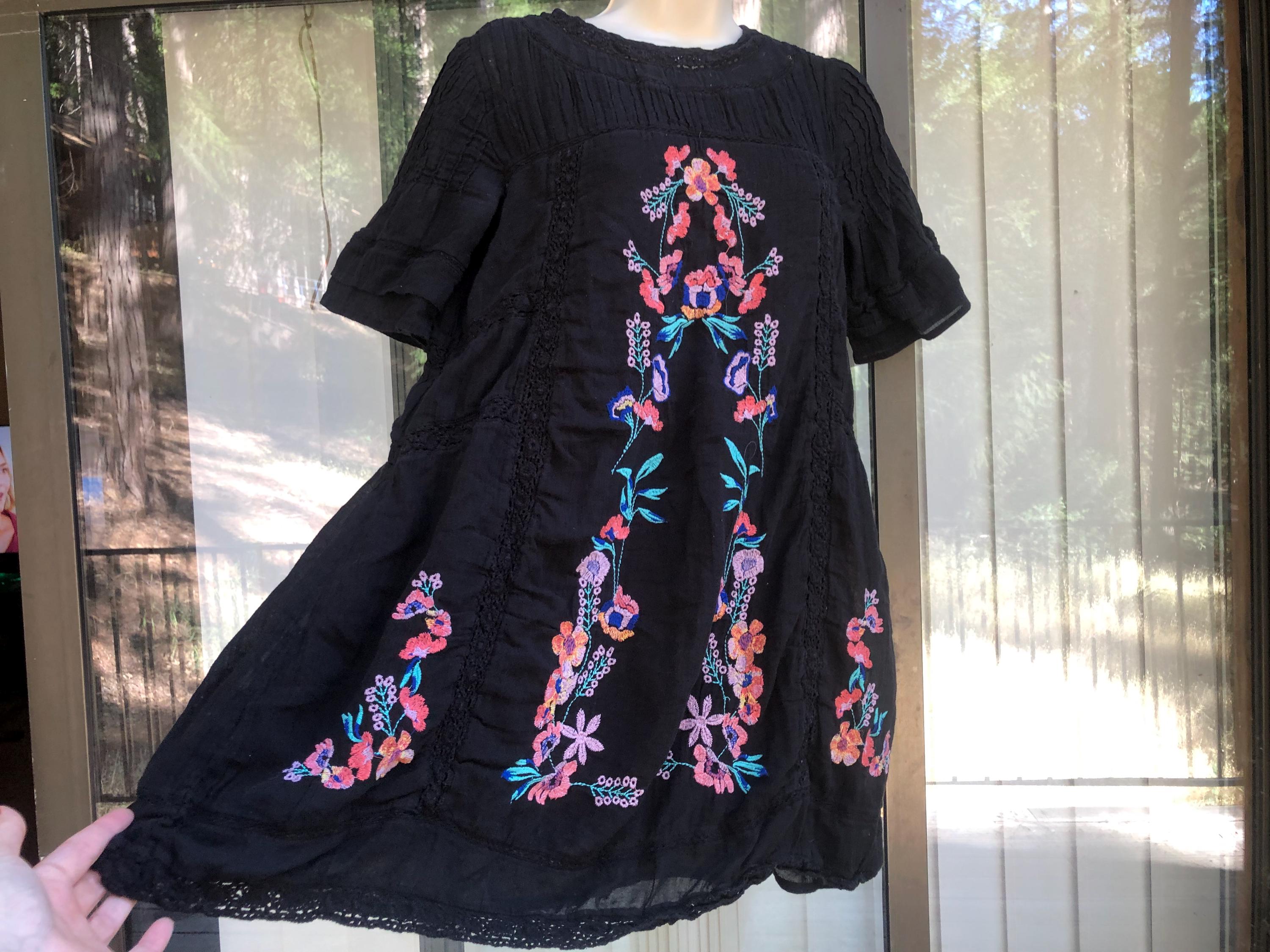 Free People black floral embroidered loose fit tent shirt oversize slouchy size labeled S cotton
