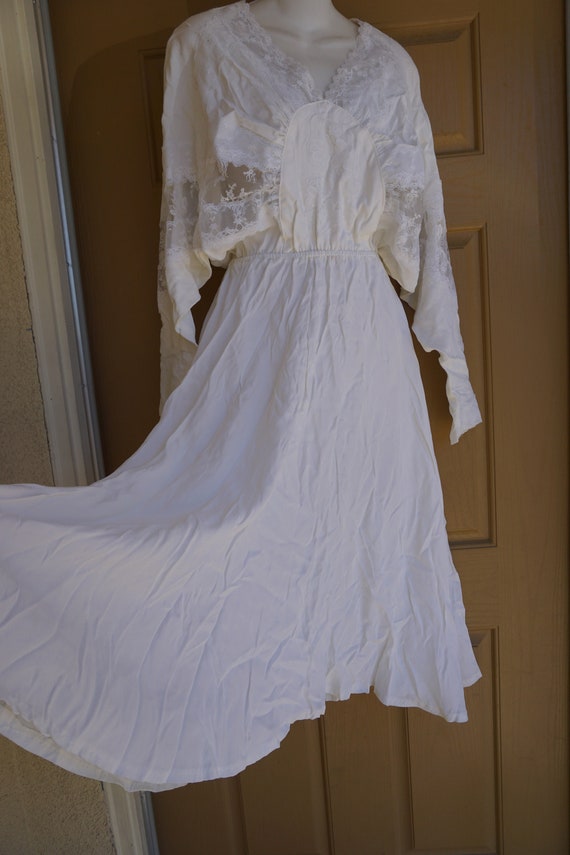 White lace batwing dress poofy lace sheer sleeve … - image 6