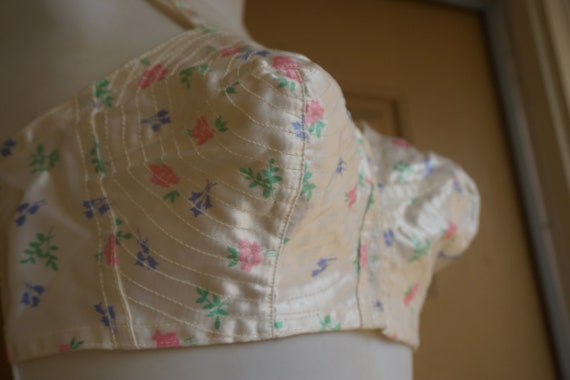 Bullet bra floral sexy 1950s 50s shiny