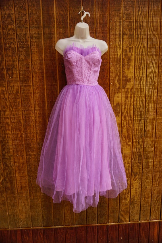 Vintage strapless purple 1950s lace prom dress wi… - image 1
