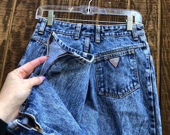 Zipper ankles High contrast guess jeans small size 30 high waisted denim jeans with triangle logo pocket acid washed