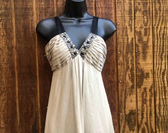 BCBG Maxaria size 8 short dress