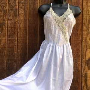 Victoria&#39;s Secret size Petite Small white lingerie sexy nightgown night gown