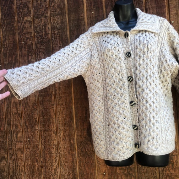 Plain wool heavy kinit sweater beige size medium … - image 4