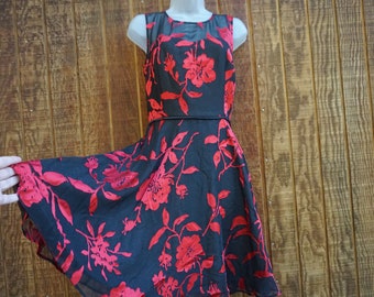 Short floral dress womens size 6 red and black