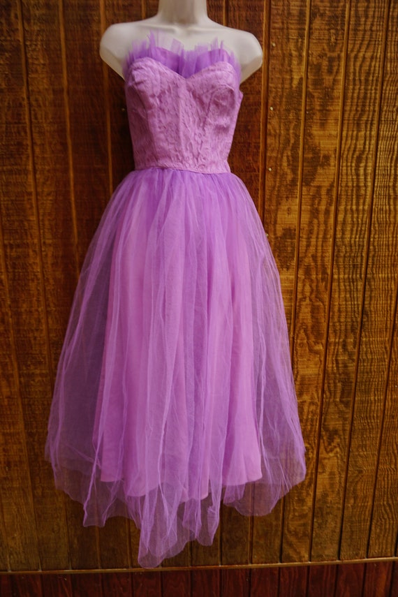 Vintage strapless purple 1950s lace prom dress wi… - image 4