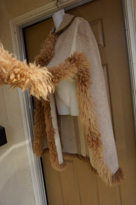 Alpaca fur trim Vintage wool blanket poncho cape … - image 5