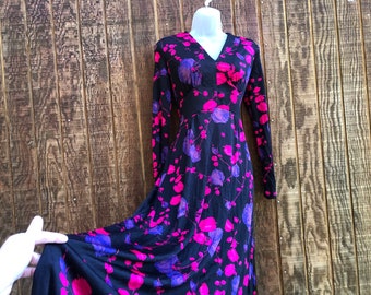 1970s vintage maxi floral dress with long sleeves size large 70s