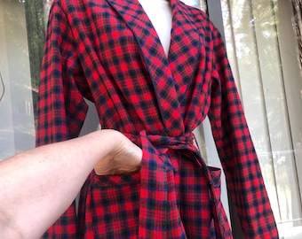 Pendleton plaid robe size medium red blue wool