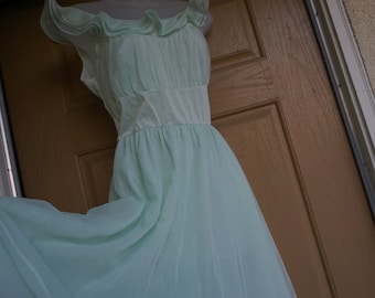 Vintage pastel green large romantic lace 50's Nightgown Lingerie SHADOWLINE Chiffon Illusion Lace S Bridal Honeymoon