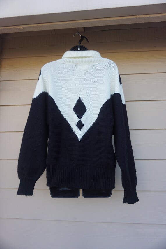 knit sweater size medium - image 6