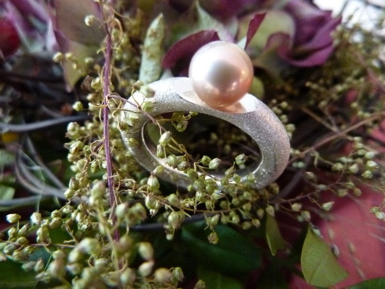 Ring silver, freshwater pearl Rose image 1