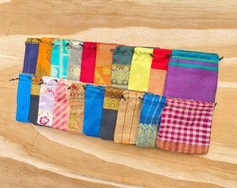 Cadeautasjes van gerecyclede sari-stof - Set van 20 - 7,5 x 7,5 cm