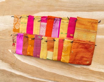 Cadeautasjes van gerecyclede sari-stof - Set van 20 - 7,5 x 7,5 cm