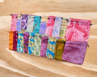 Cadeautasjes van gerecyclede sari-stof - Set van 20 - 7,5 x 7,5 cm