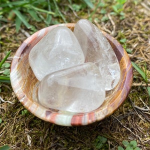2” Onyx Dish and Clear Quartz Tumbled Crystals - Crystal Bowl Tumbled Set